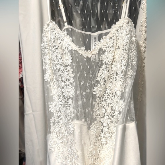 Small lingerie set new with tags - Picture 3 of 4